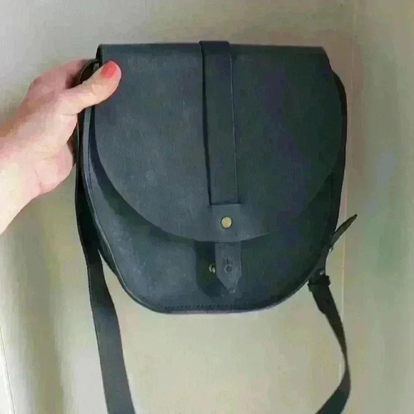 Tribe Alive Distressed Leather Navy Blue Crossbody Rounded Saddle Bag - Picture 4 of 12